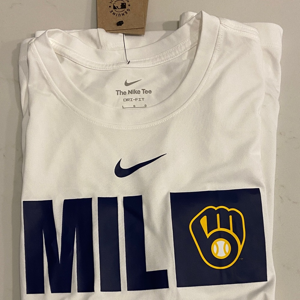 NWT Nike Dri-Fit Tee Milwaukee Brewers Graphic Men’s Large